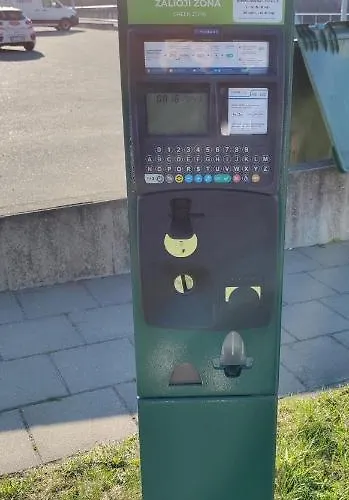 Amber's Bees Apartament *